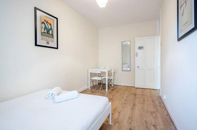 Quarto em Acomodações Particulares Aplacetostay Apartment, Zone 1 Cov *